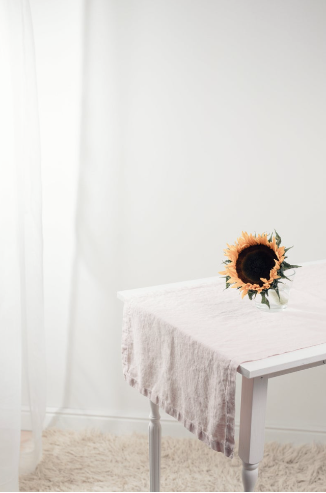 Table Runner Pink