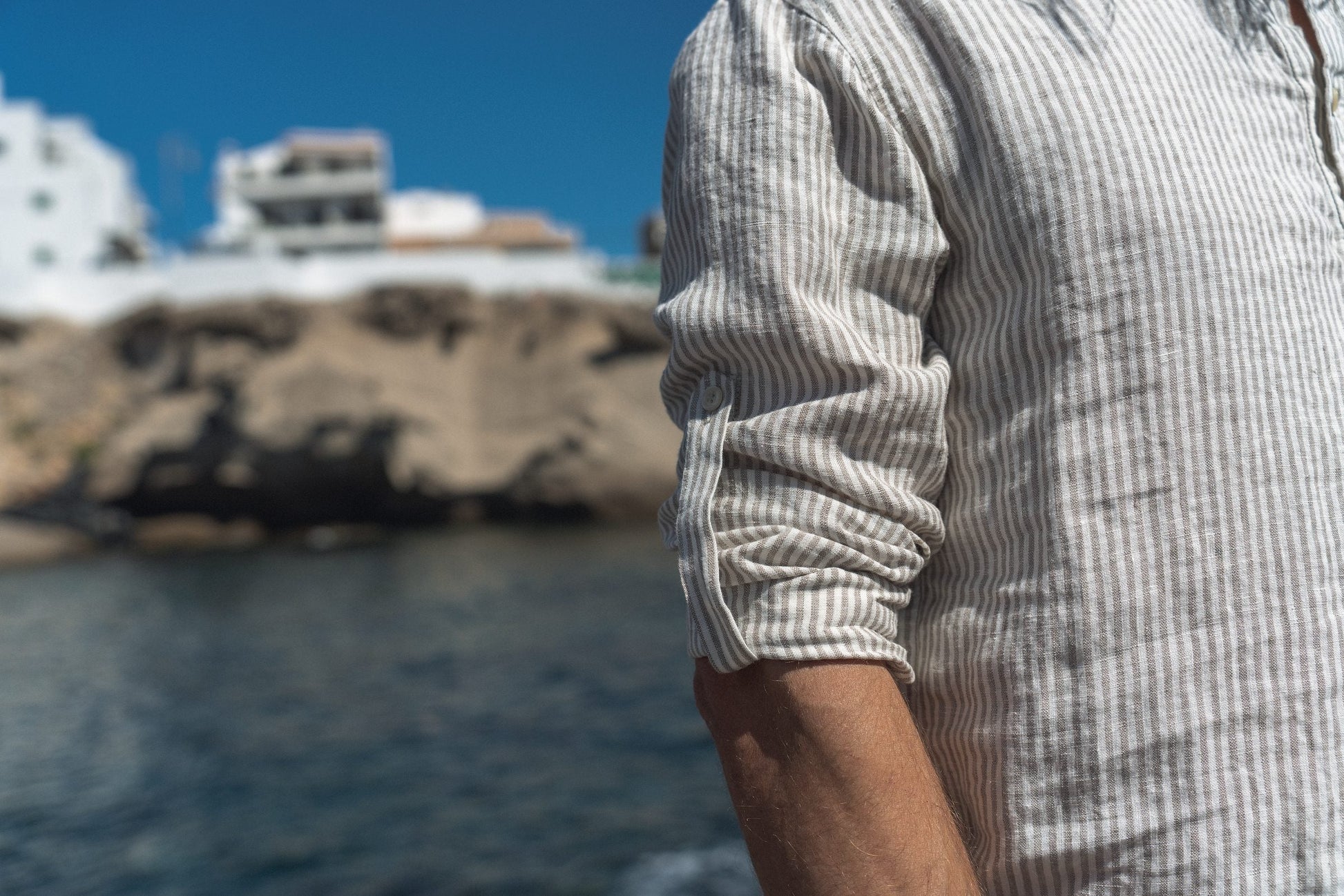 Striped Summer Style: Men's Casual Linen Shirt with Rolled-Up Long Sleeves Sewing Fiesta