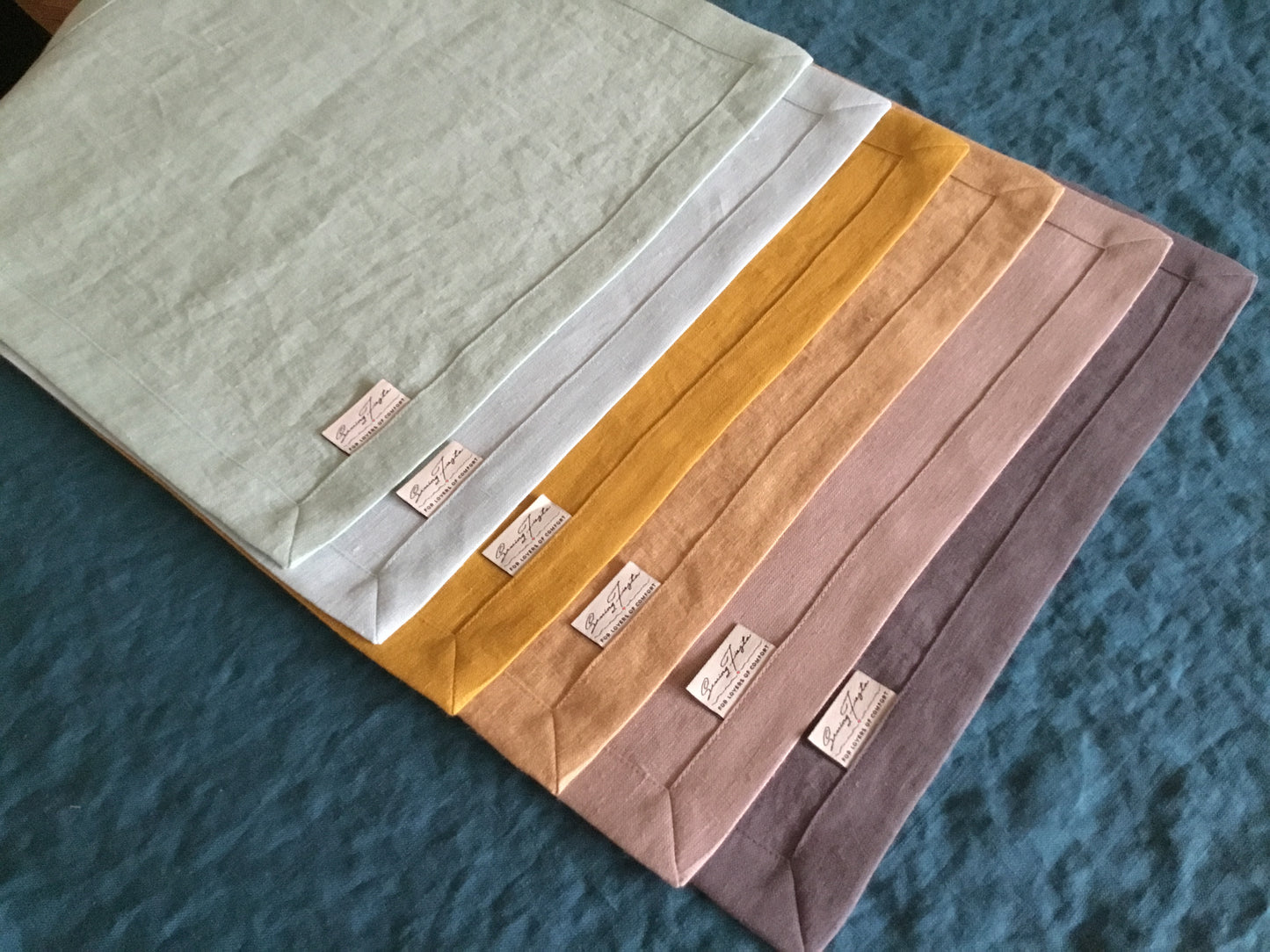 Linen table set (42 colors)