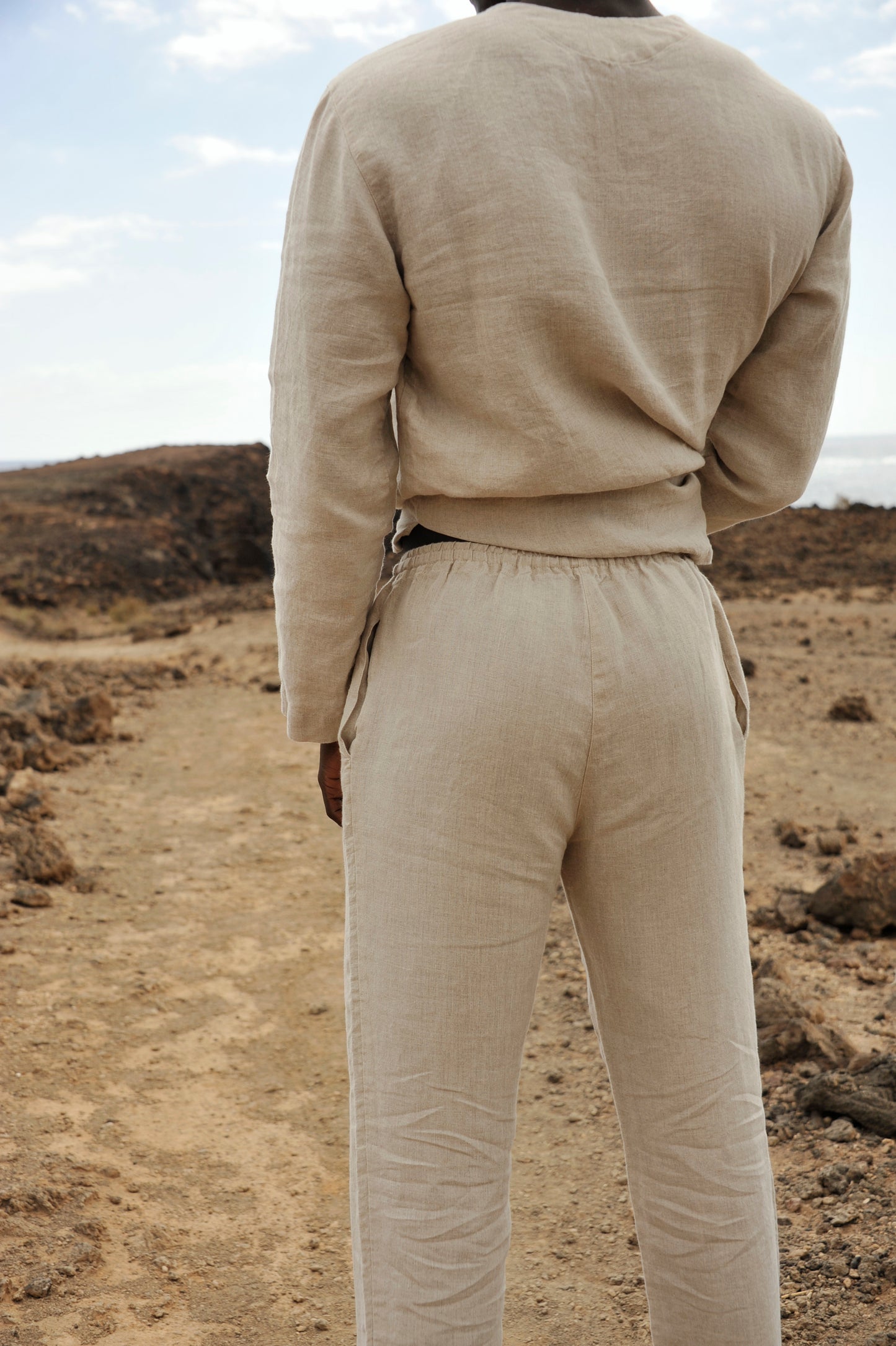 Linen Elegance: Men's Shirt and Pants Set for Summer