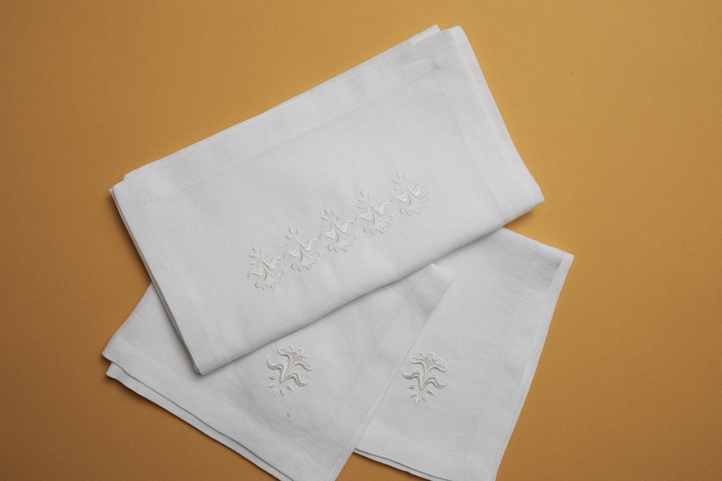 Table Runner Embroidered White