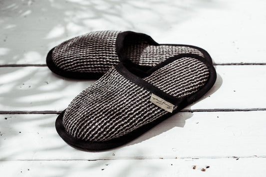 Linen Slippers Black Natural linen Sewing Fiesta