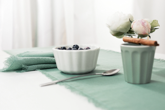 Table runner with fringes