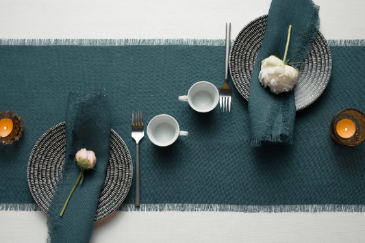 Table runner with fringes